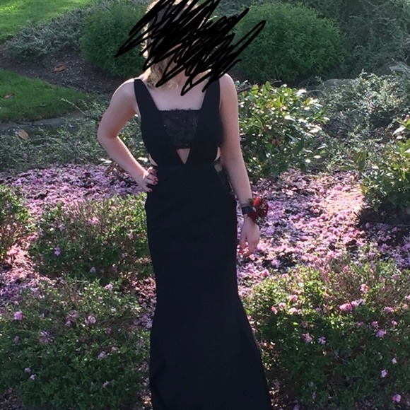 Formal dress - Picture 2 of 2